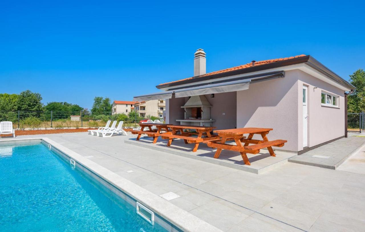 Apartmani Lucija Пореч Екстер'єр фото