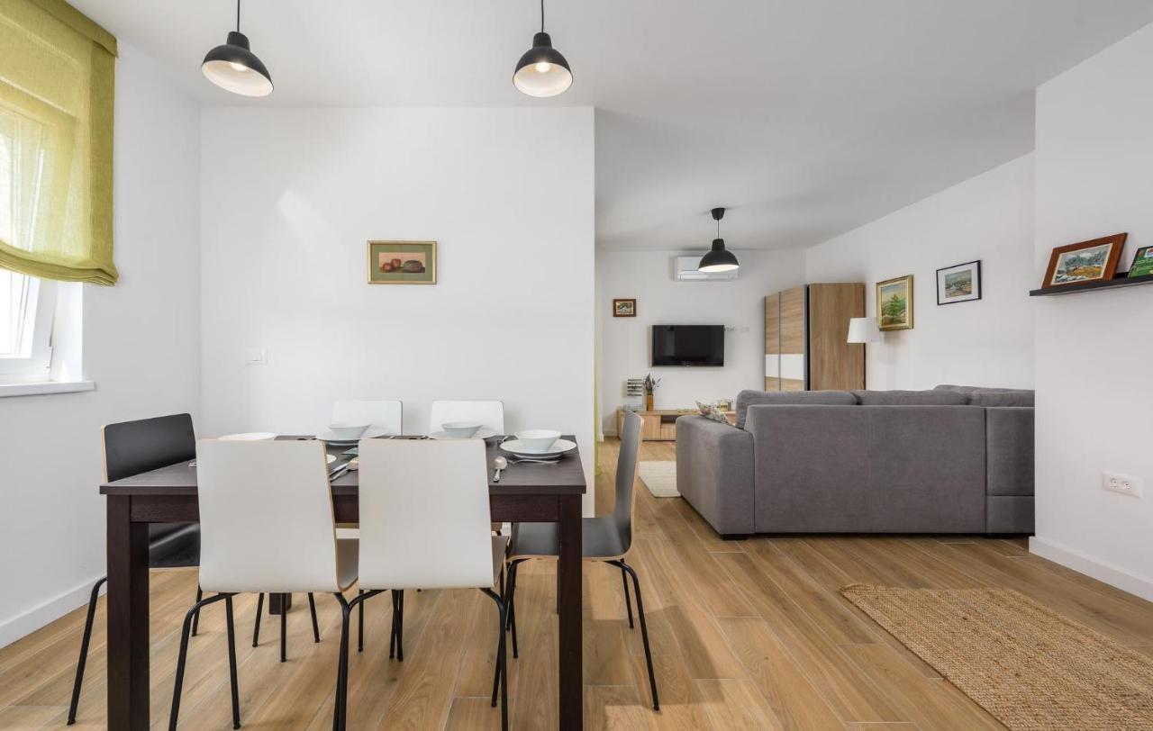 Apartmani Lucija Пореч Екстер'єр фото