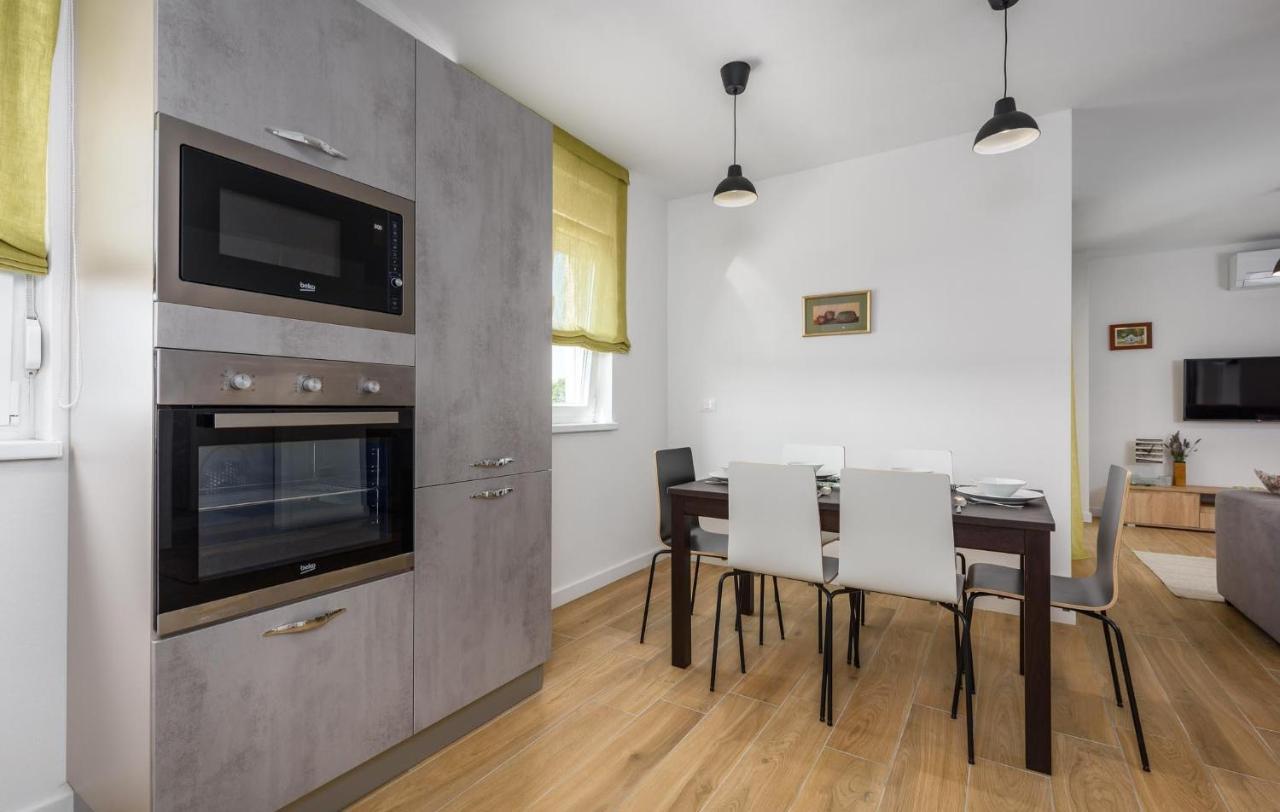 Apartmani Lucija Пореч Екстер'єр фото
