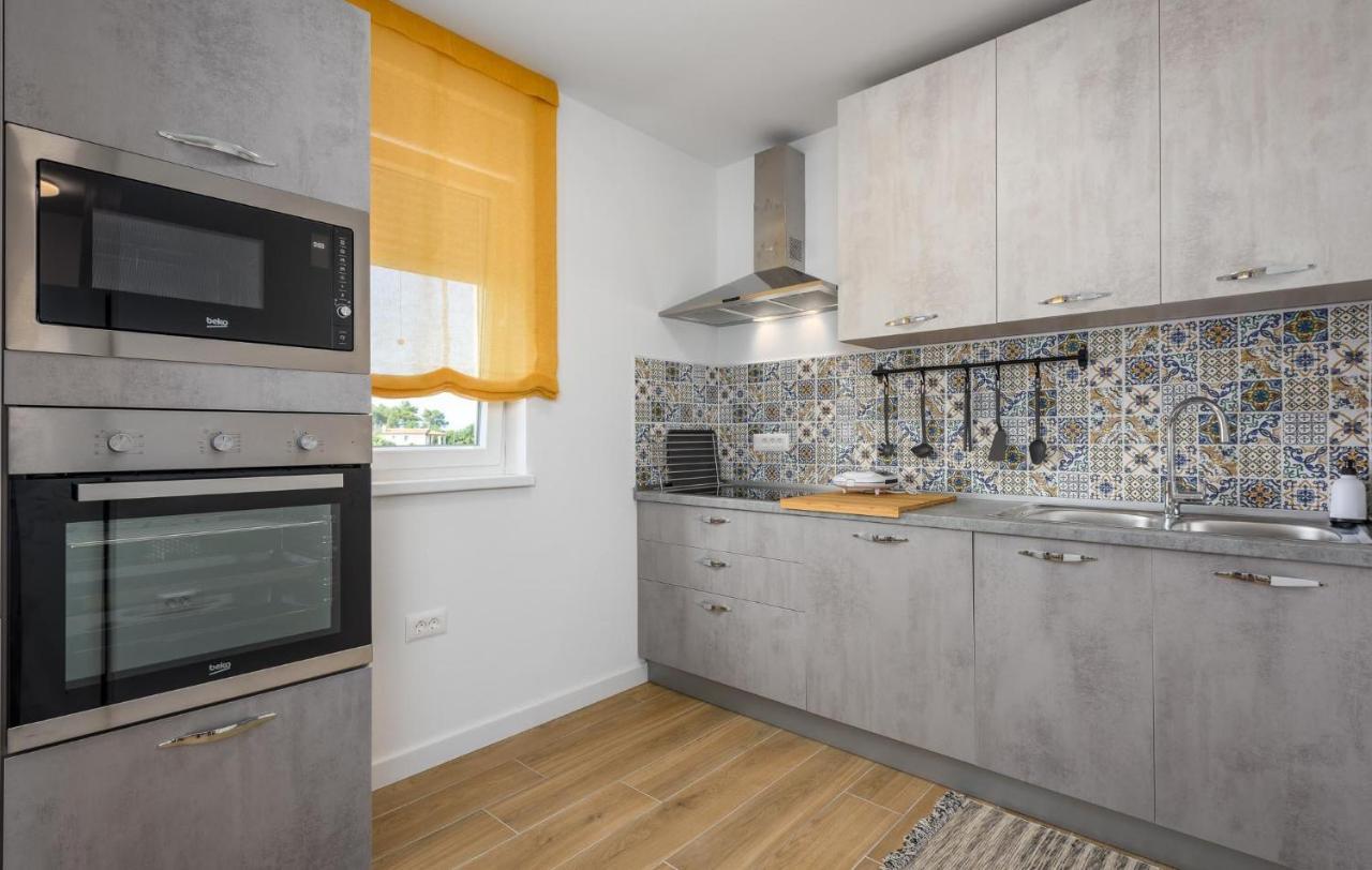 Apartmani Lucija Пореч Екстер'єр фото