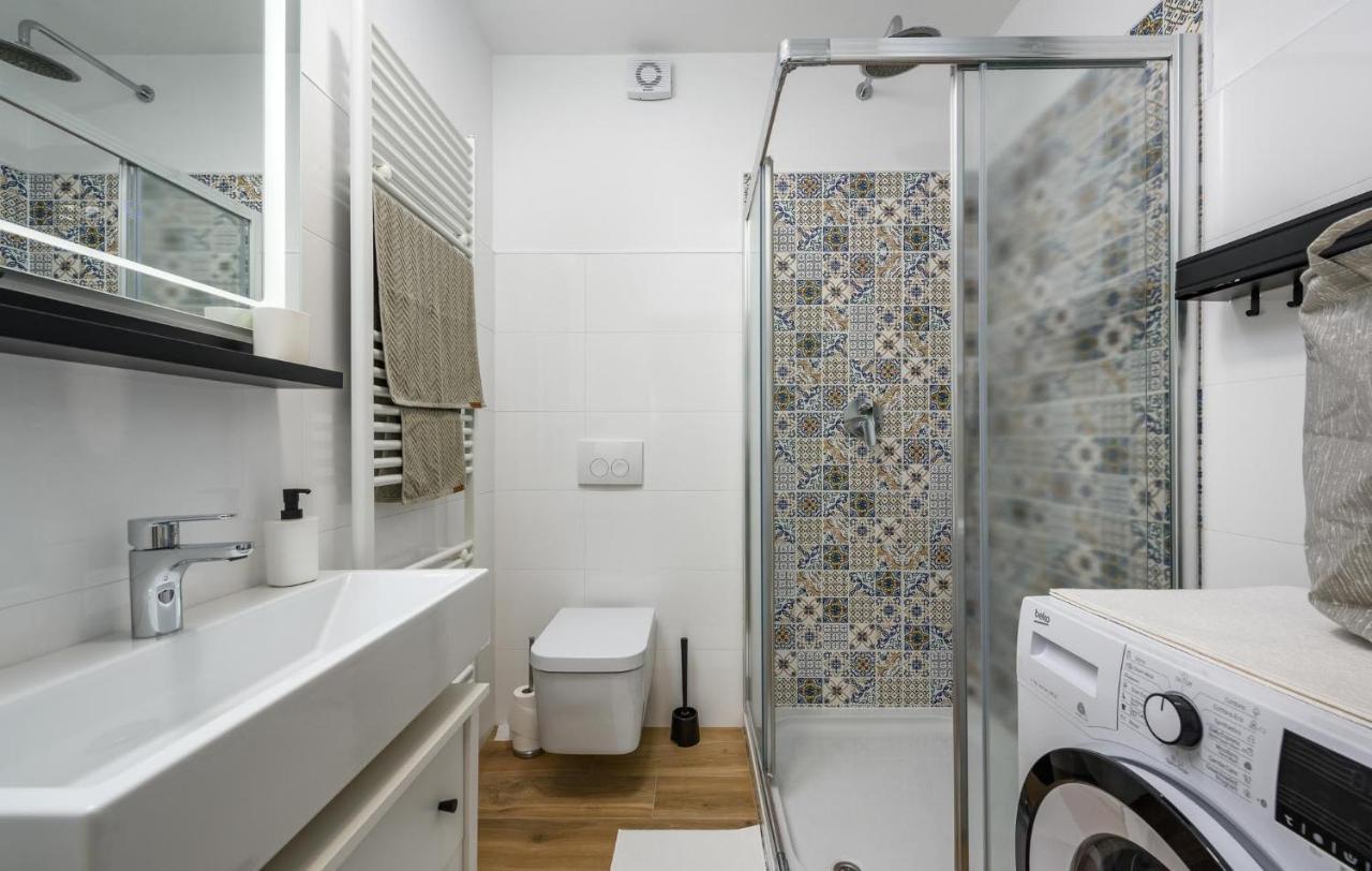 Apartmani Lucija Пореч Екстер'єр фото