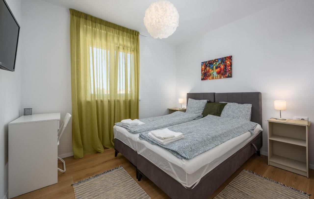 Apartmani Lucija Пореч Екстер'єр фото