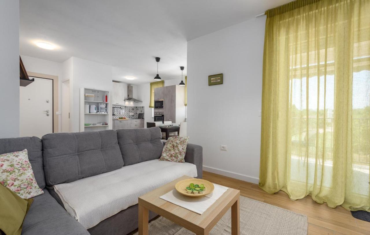 Apartmani Lucija Пореч Екстер'єр фото