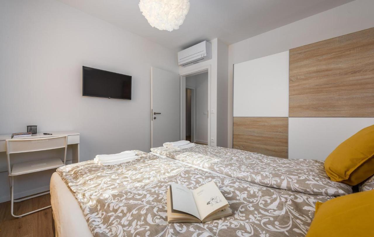 Apartmani Lucija Пореч Екстер'єр фото