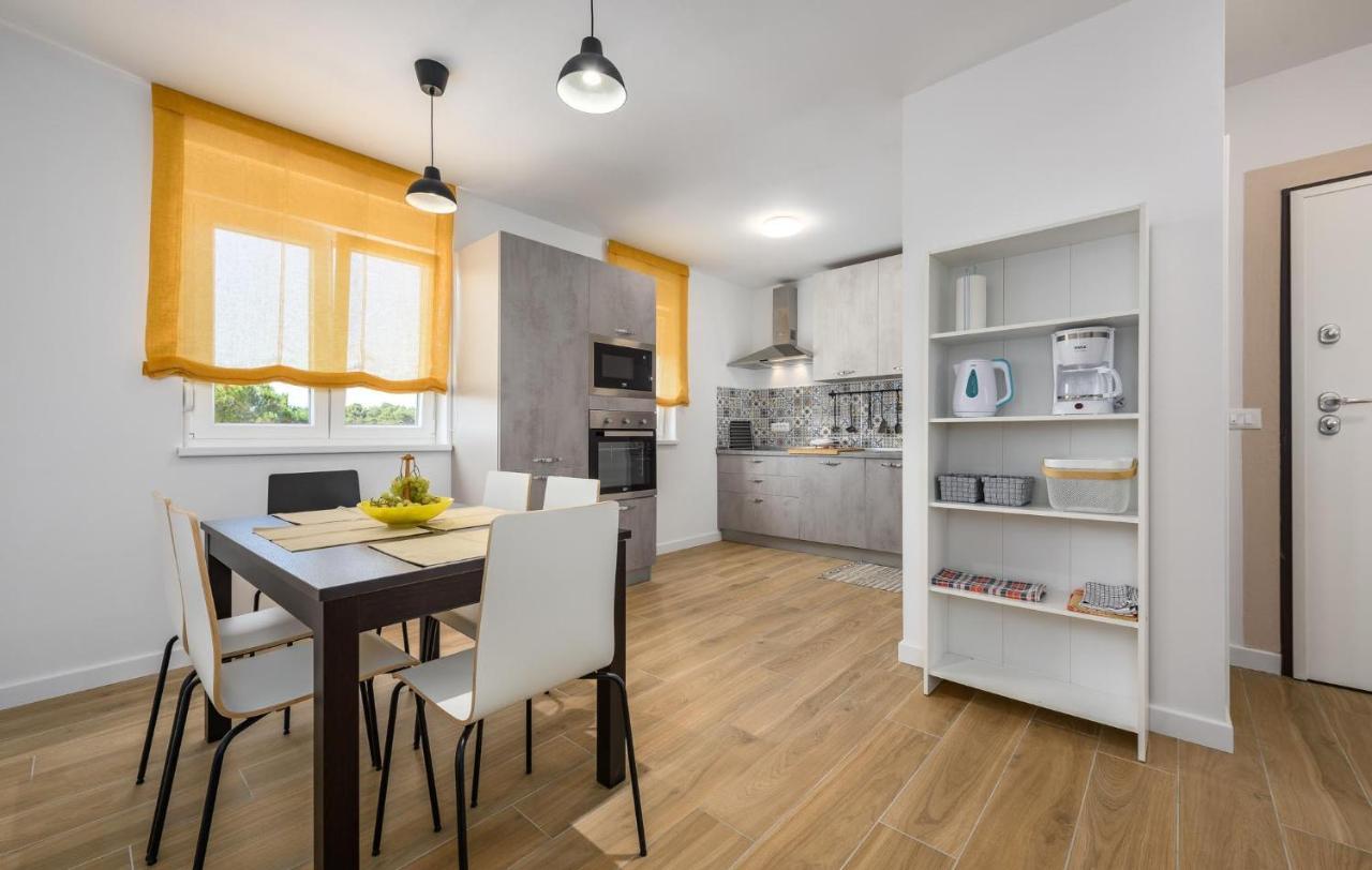 Apartmani Lucija Пореч Екстер'єр фото