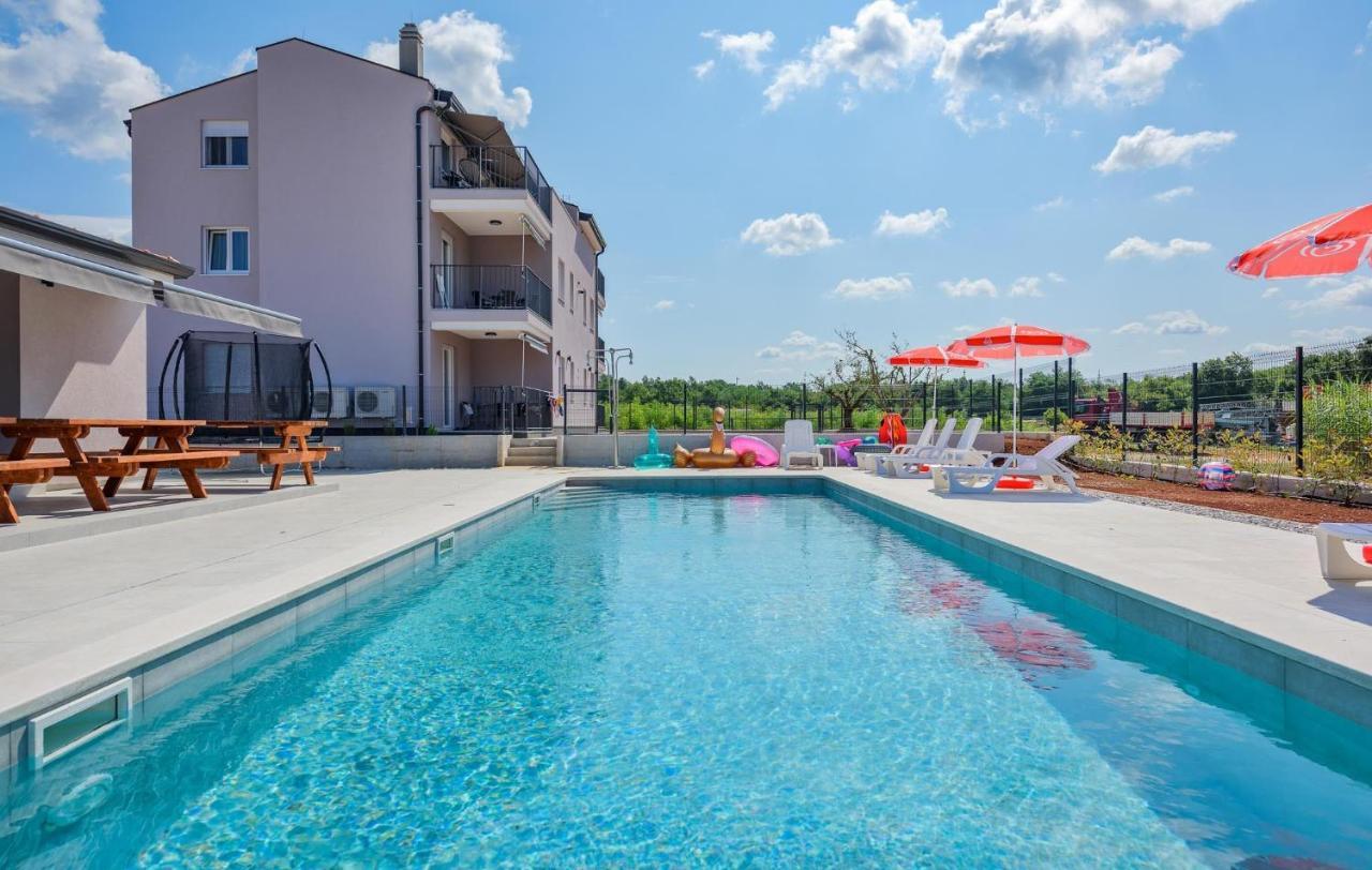 Apartmani Lucija Пореч Екстер'єр фото
