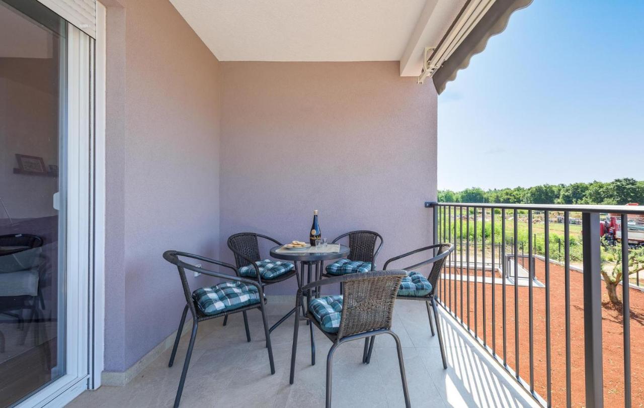 Apartmani Lucija Пореч Екстер'єр фото