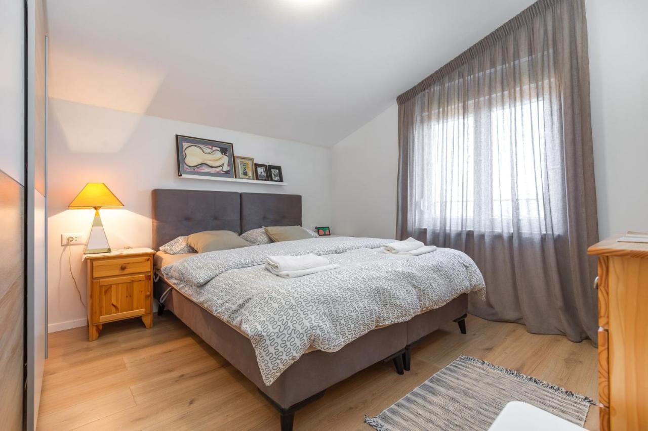 Apartmani Lucija Пореч Екстер'єр фото