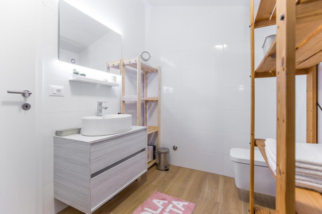 Apartmani Lucija Пореч Екстер'єр фото